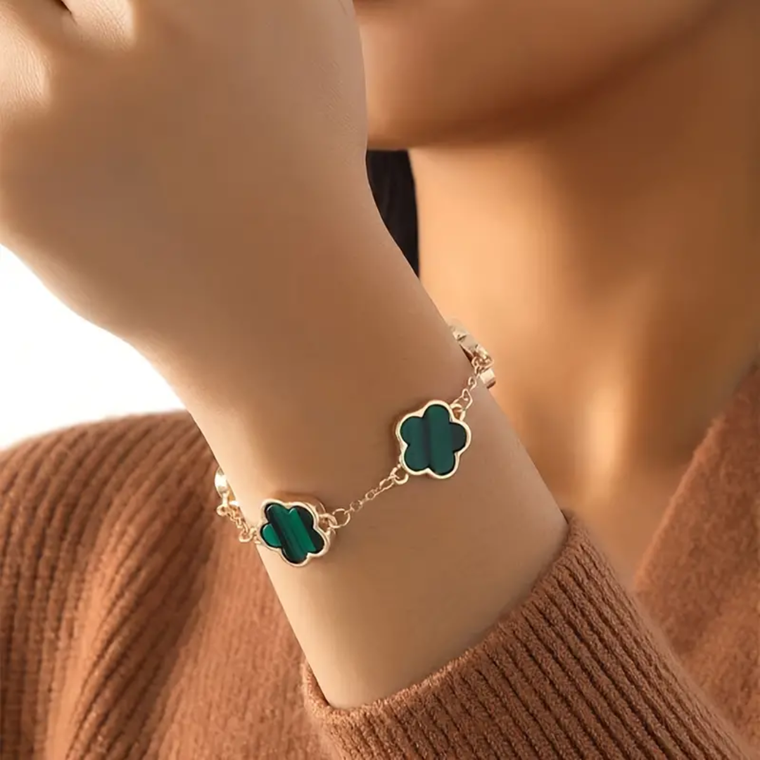 1pc Elegant Vintage-Inspired Flower Pendant Bracele