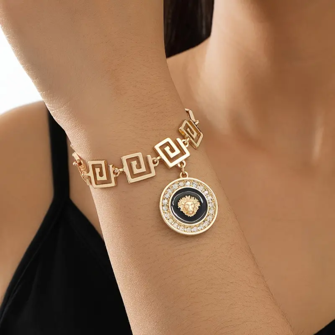 Elegant 18k Gold Plated Lion Head Pendant Women's Bracelet