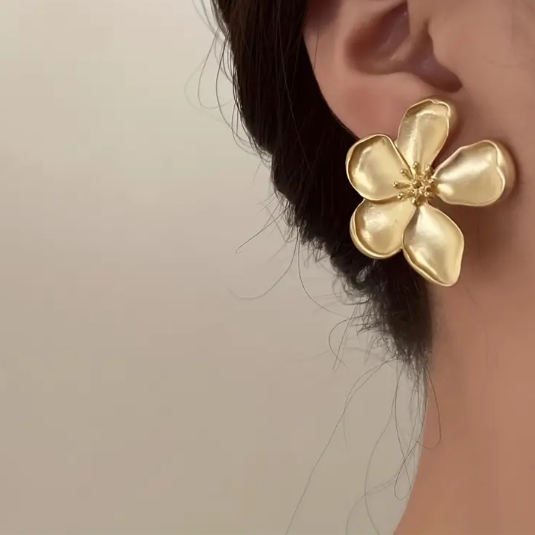 Vintage Inspired Exaggerated Flower Stud Earrings