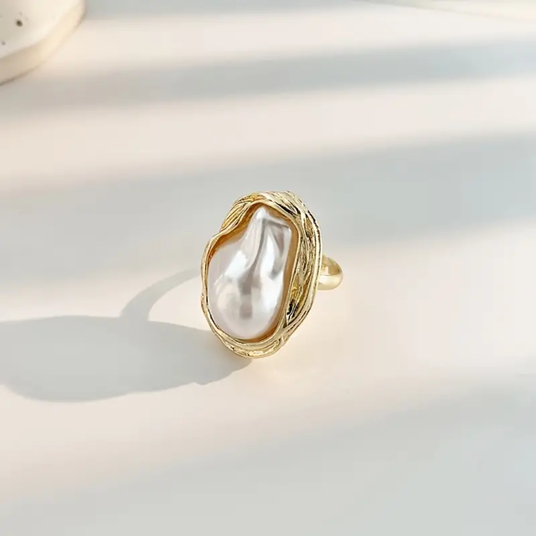 French Vintage Pearl Elegance Ring